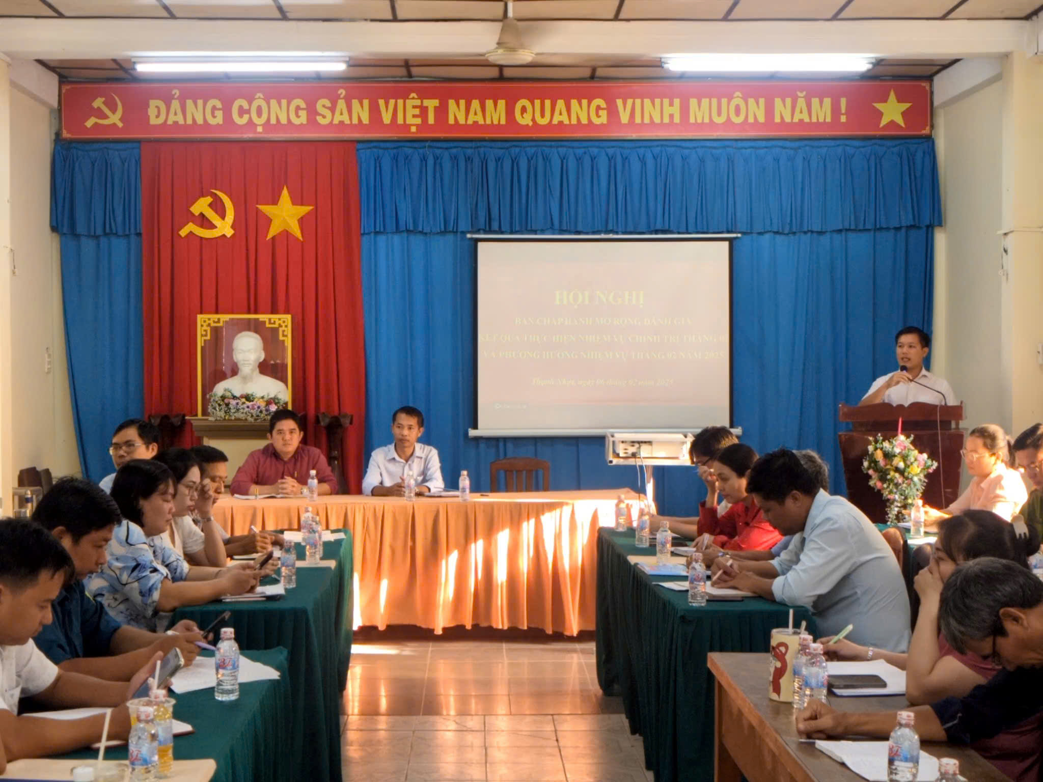 Xã Thạnh Nhựt: Tổ chức họp mặt kỷ niệm 50 năm Ngày giải phóng miền Nam, thống nhất đất nước (30/4/1975 – 30/4/2025)